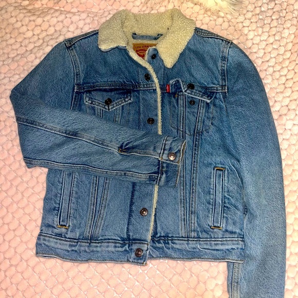 Original Sherpa Trucker Levi’s Jacket - Picture 2 of 5